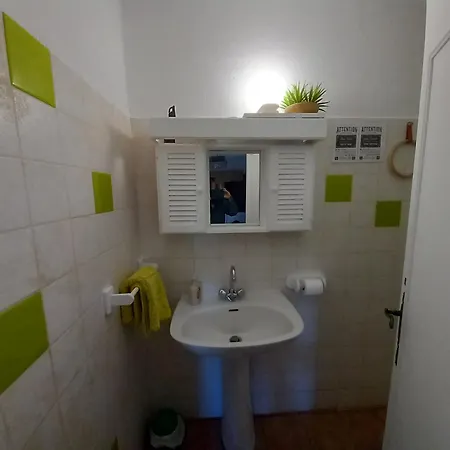 60 M2 Climatise 2 Adultes Max Et 2 Enfants Piscine Partagee *